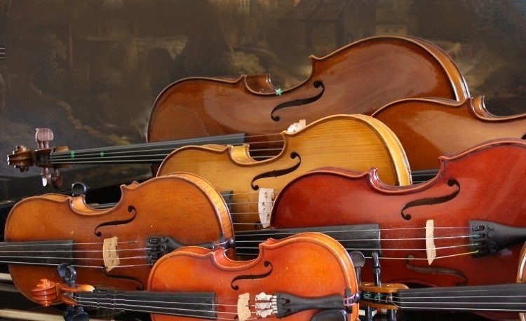 Violin and cello lessons at Hindhead Music Centre